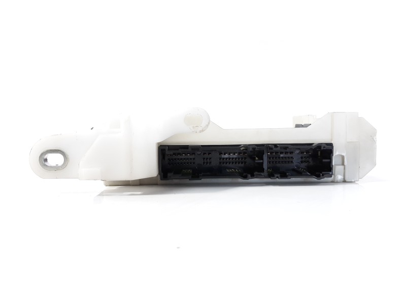 Recambio de caja reles / fusibles para toyota c-hr hybrid advance referencia OEM IAM 82730F4010B  