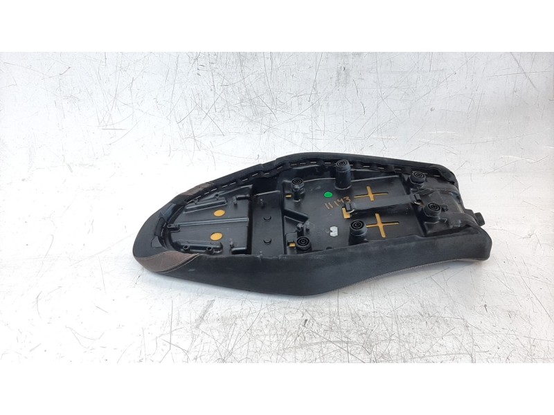Recambio de asiento para yamaha xsr 700 referencia OEM IAM B34F47302100  