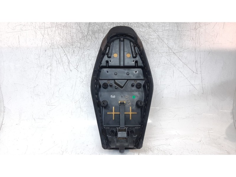 Recambio de asiento para yamaha xsr 700 referencia OEM IAM B34F47302100  