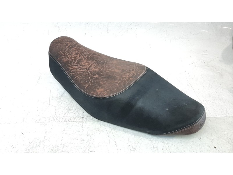 Recambio de asiento para yamaha xsr 700 referencia OEM IAM B34F47302100  
