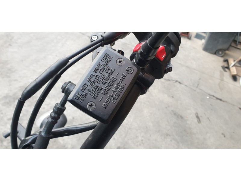 Recambio de bomba freno para yamaha xsr 700 referencia OEM IAM 1XB2580A0000  
