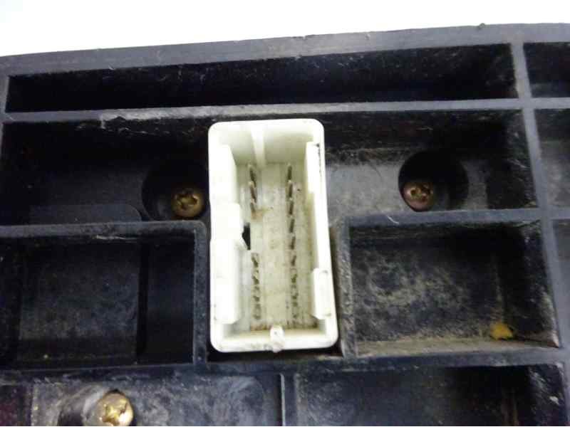 Recambio de sistema audio / radio cd para nissan primera berlina (p12) acenta referencia OEM IAM 28395AV620 CSW5830C 20750217H