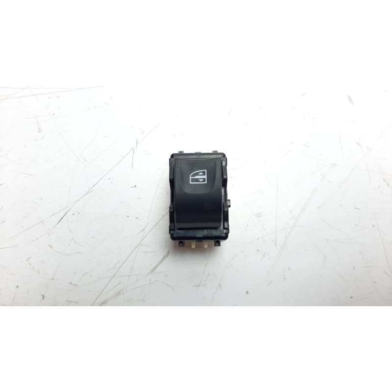 Recambio de mando elevalunas trasero derecho para renault clio iv 1.5 dci diesel fap referencia OEM IAM 254218614R IAF930017HQ E