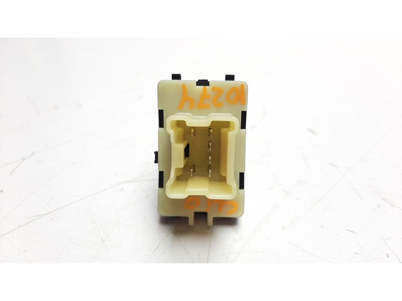 Recambio de mando elevalunas trasero derecho para renault clio iv 1.5 dci diesel fap referencia OEM IAM 254218614R IAF930017HQ E