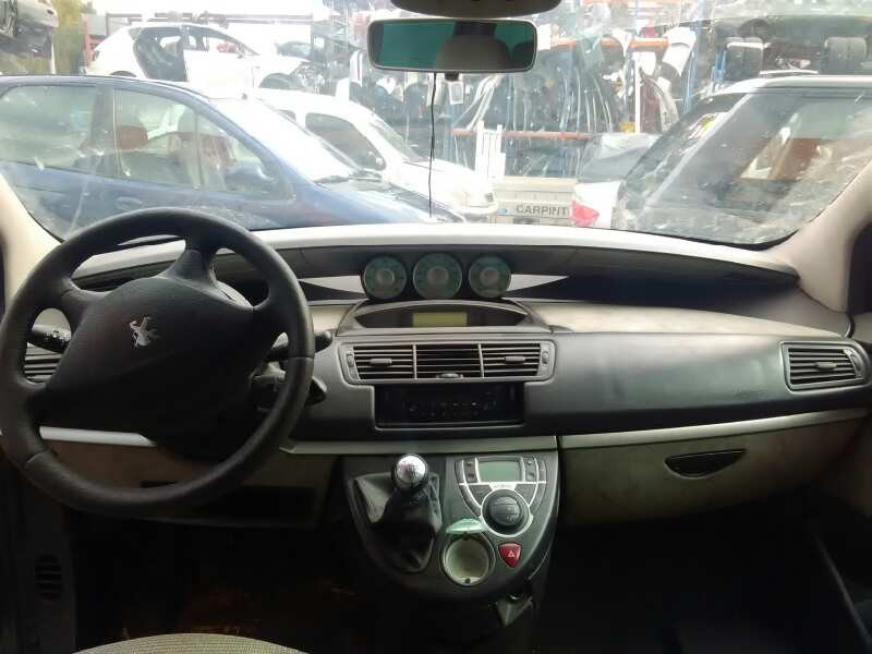 peugeot 807 del año 2005