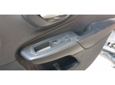 MANDO ELEVALUNAS DELANTERO DERECHO 68590594AA 