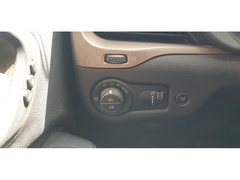 Recambio de mando luces para jeep cherokee limited 4wd referencia OEM IAM 68155995AB  