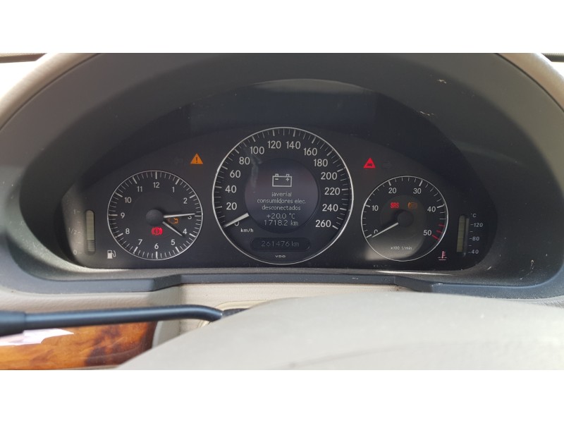 mercedes-benz clase e (w211) berlina del año 2002