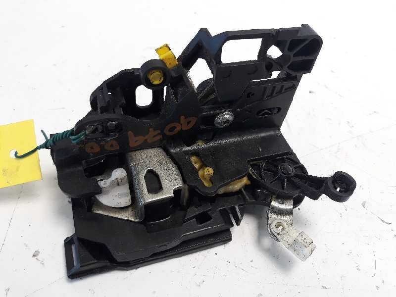 Recambio de cerradura puerta delantera derecha para dacia sandero ambiance referencia OEM IAM 8200735224  