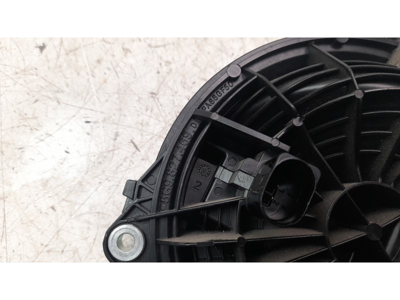 Recambio de maneta exterior porton para volkswagen t-roc 2.0 tdi referencia OEM IAM 5G9827469D  