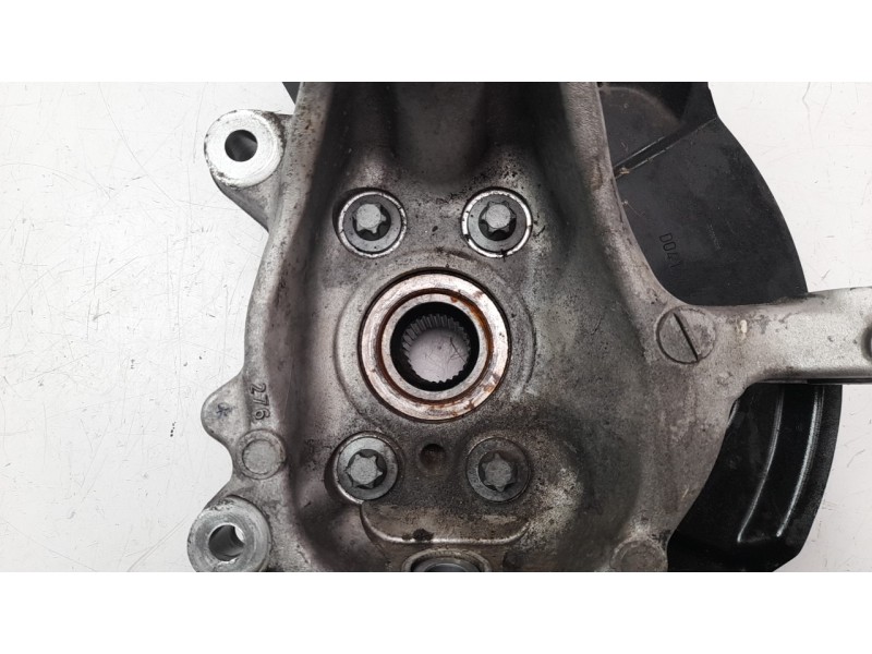 Recambio de mangueta delantera derecha para renault scenic iv 1.2 tce energy referencia OEM IAM 400103354R  