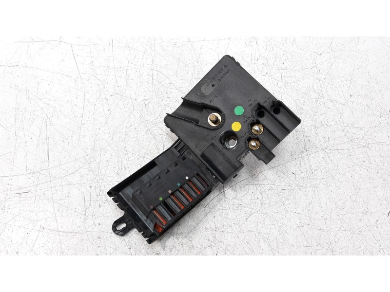 Recambio de caja reles / fusibles para mercedes-benz clase e (w211) berlina 2.6 cat referencia OEM IAM A2115460741  