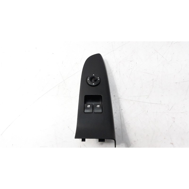 Recambio de mando elevalunas delantero izquierdo para kia cee´d 1.6 crdi cat referencia OEM IAM 36949K  