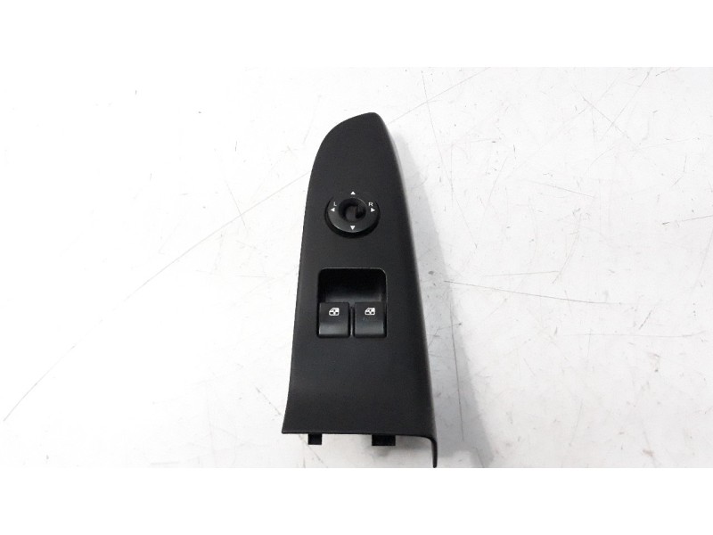 Recambio de mando elevalunas delantero izquierdo para kia cee´d 1.6 crdi cat referencia OEM IAM 36949K  