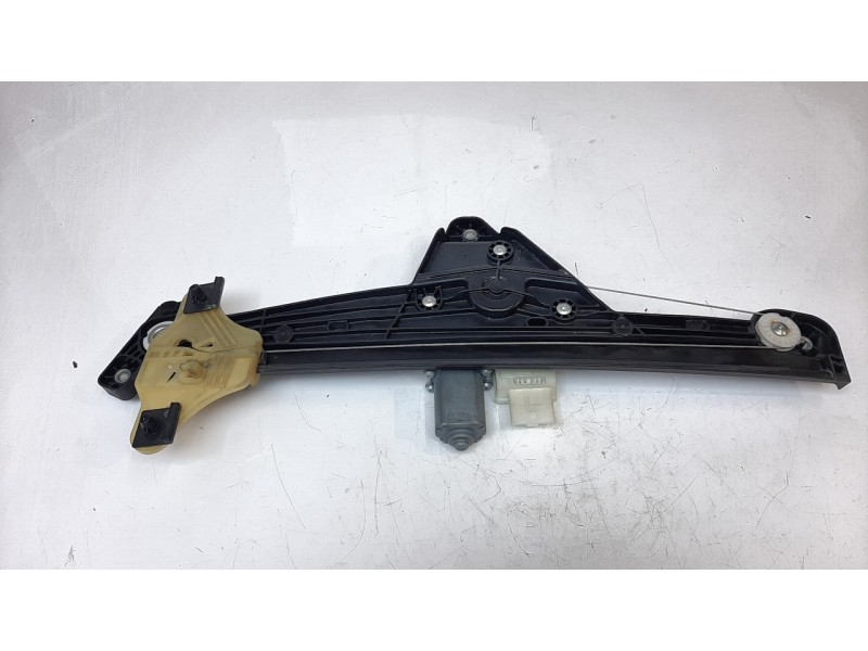 Recambio de elevalunas delantero derecho para renault clio v zen referencia OEM IAM 807201776R  