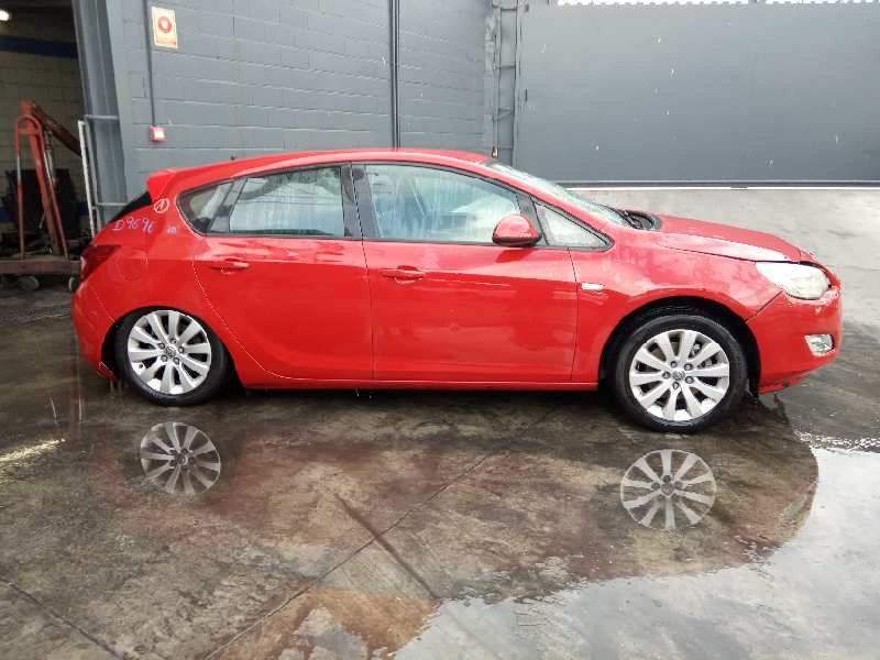 opel astra j lim. del año 2010