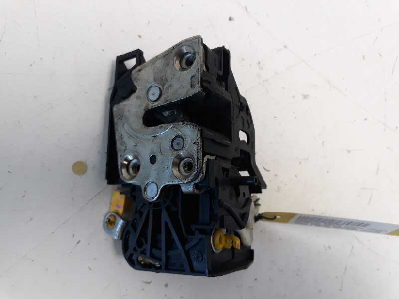 Recambio de cerradura puerta trasera izquierda para dacia sandero ambiance referencia OEM IAM   