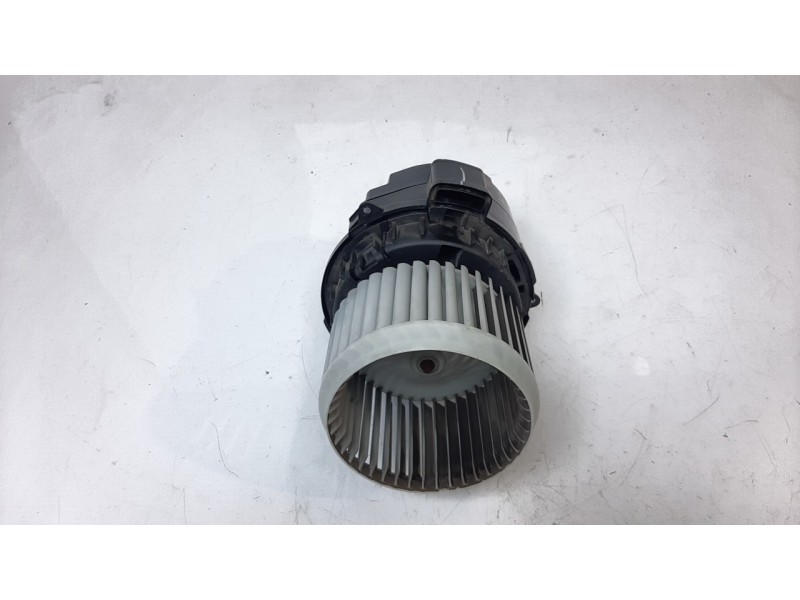 Recambio de ventilador calefaccion para renault clio v zen referencia OEM IAM 272104788R  