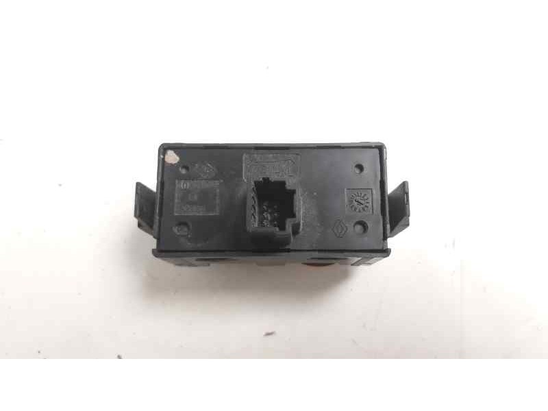 Recambio de warning para renault clio iii yahoo! referencia OEM IAM 8200214896  