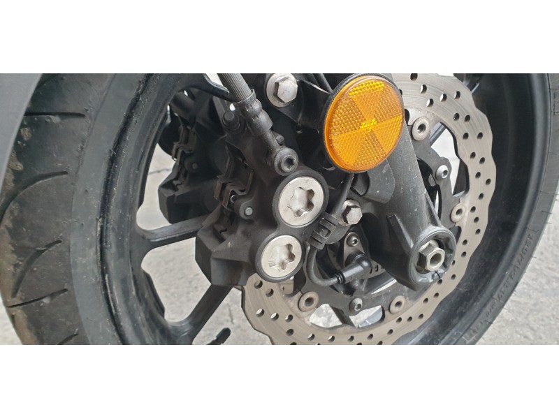 Recambio de pinza de freno delantera derecha para yamaha xsr 700 referencia OEM IAM 1XB2580U0000  
