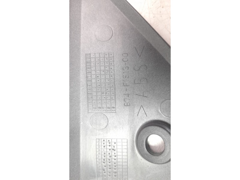 Recambio de moldura para yamaha x-max 125 referencia OEM IAM B74F151300  