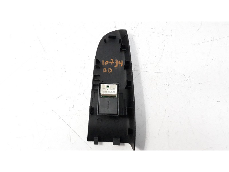 Recambio de mando elevalunas delantero derecho para kia cee´d 1.6 crdi cat referencia OEM IAM 823611H300  
