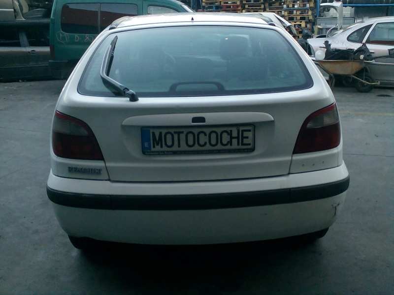 renault megane i fase 2 berlina (ba0) del año 2000