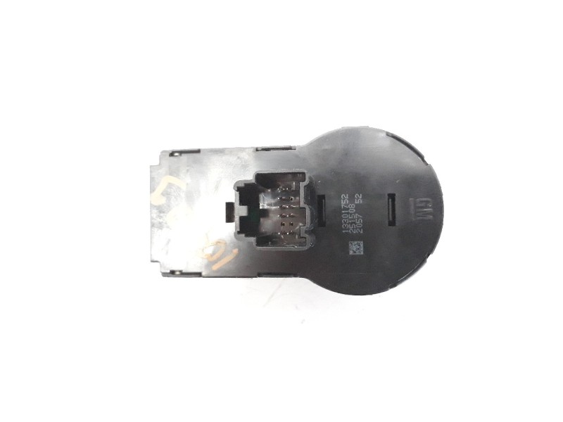 Recambio de mando luces para chevrolet malibu 2.0 diesel cat referencia OEM IAM 13301752  