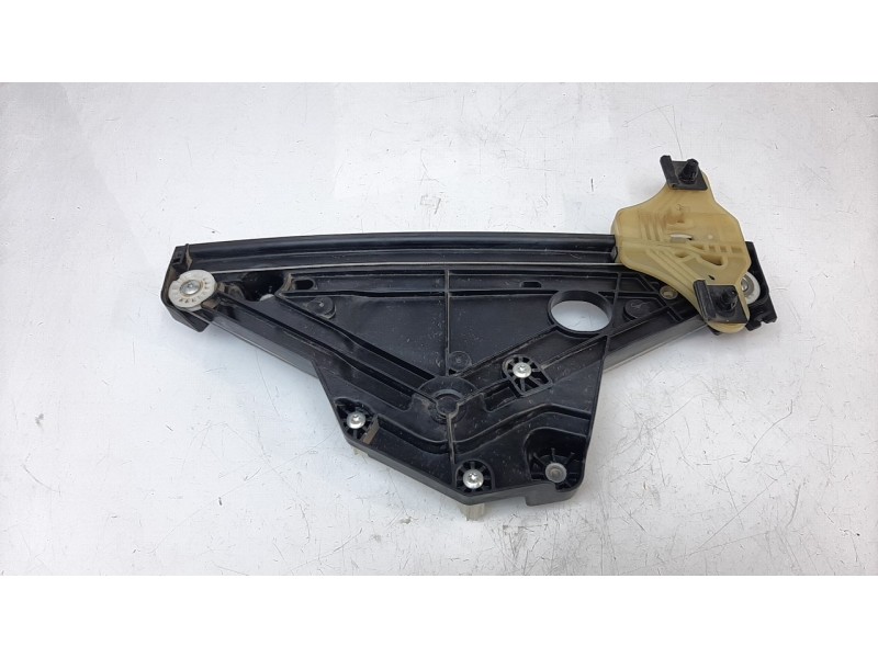 Recambio de elevalunas trasero derecho para renault clio v zen referencia OEM IAM 827209773R  