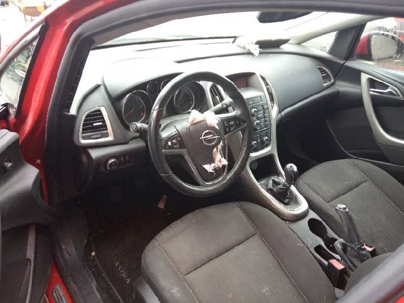 opel astra j lim. del año 2010