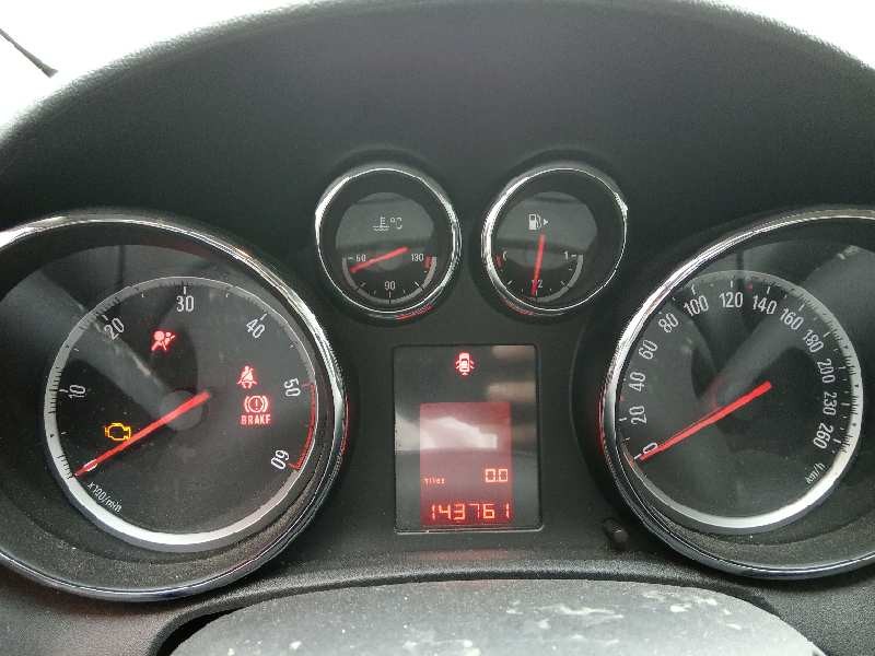 opel astra j lim. del año 2010