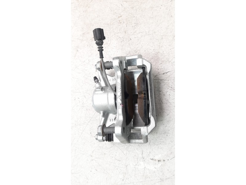Recambio de pinza de freno delantera derecha para seat ateca (khp) style go referencia OEM IAM 5Q0106JB  