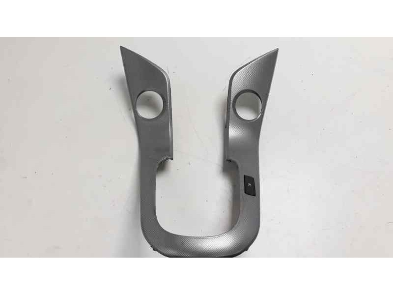 Recambio de moldura para chevrolet cruze lt referencia OEM IAM 94565212  