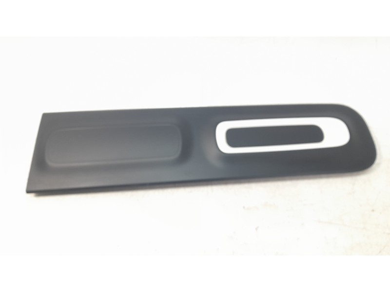 Recambio de moldura para citroen c3 feel referencia OEM IAM 9833480777  