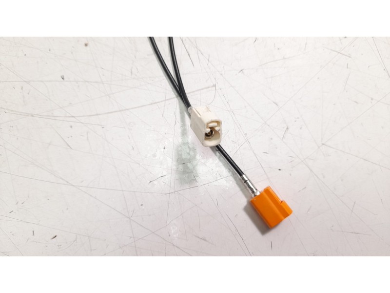 Recambio de antena para citroen c4 lim. 1.2 12v e-thp referencia OEM IAM 9835734280  