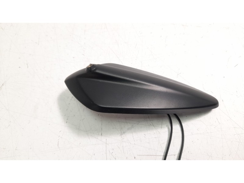 Recambio de antena para citroen c4 lim. 1.2 12v e-thp referencia OEM IAM 9835734280  