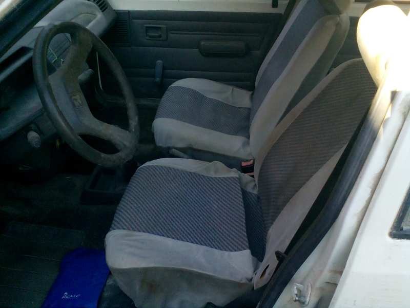 peugeot 205 berlina del año 1989