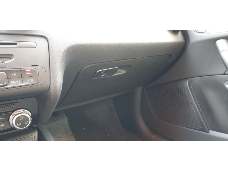 Recambio de guantera para audi a1 (8x) ambition referencia OEM IAM 8X18571044PK  