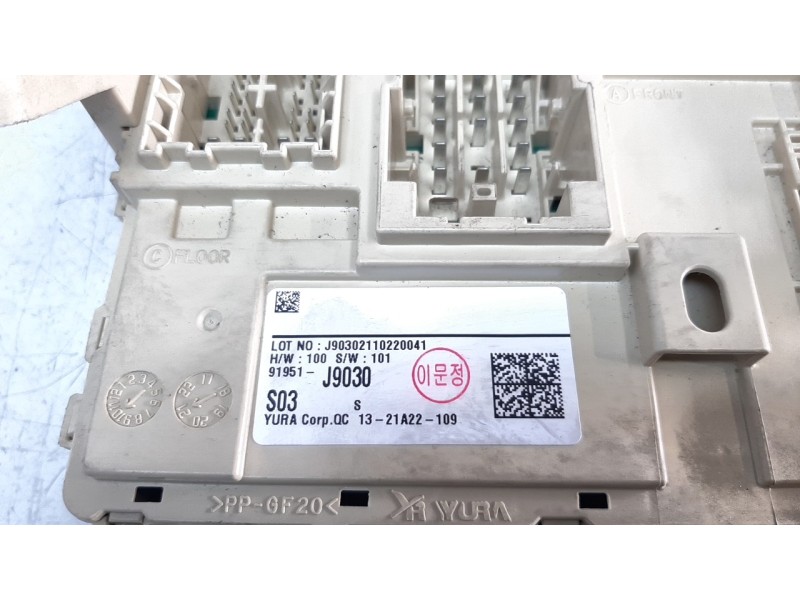 Recambio de caja reles / fusibles para hyundai kona 1.0 tgdi cat referencia OEM IAM 91951J9030  