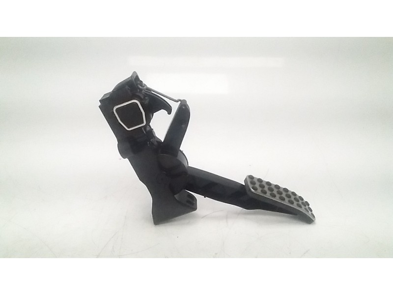Recambio de potenciometro pedal para mercedes-benz clase b (w245) 2.0 cdi cat referencia OEM IAM A1693000504  