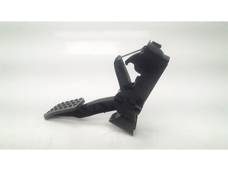 Recambio de potenciometro pedal para mercedes-benz clase b (w245) 2.0 cdi cat referencia OEM IAM A1693000504  