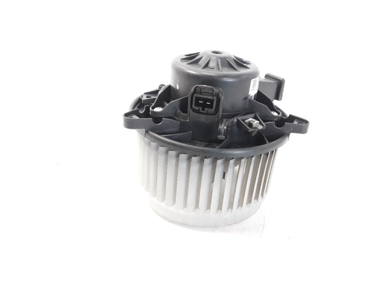 Recambio de ventilador calefaccion para chevrolet malibu 2.0 diesel cat referencia OEM IAM A121040745  