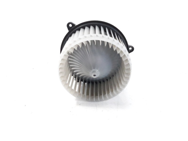 Recambio de ventilador calefaccion para chevrolet malibu 2.0 diesel cat referencia OEM IAM A121040745  