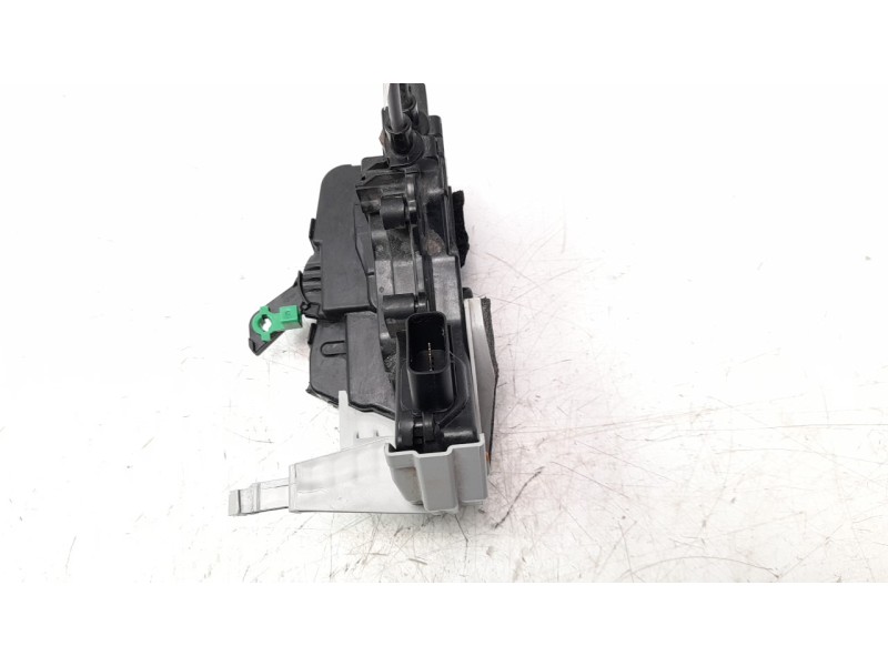 Recambio de cerradura puerta trasera izquierda para hyundai kona 1.0 tgdi cat referencia OEM IAM 81410J9000  