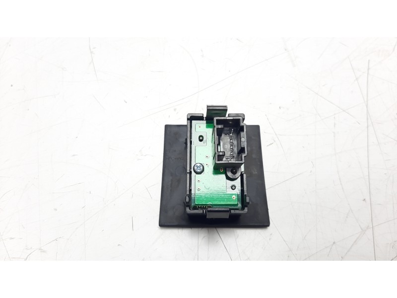 Recambio de pantalla multifuncion para nissan pulsar (c13) 1.2 16v cat referencia OEM IAM 250203ZL0A  