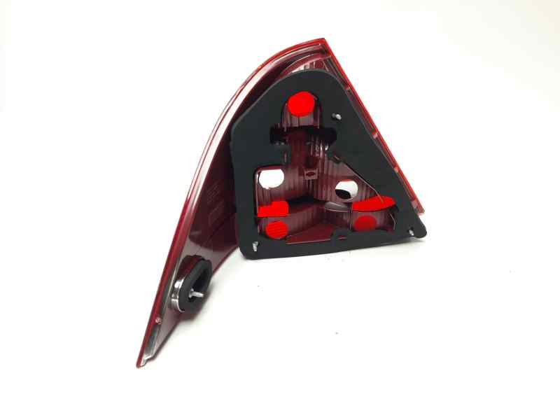 Recambio de piloto trasero derecho para mercedes-benz clase c (w203) berlina referencia OEM IAM 2038200264 103F13131780 ME028415