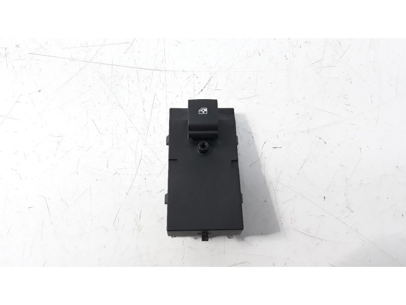 Recambio de mando elevalunas delantero derecho para opel mokka 1.7 16v cdti referencia OEM IAM 13301886  