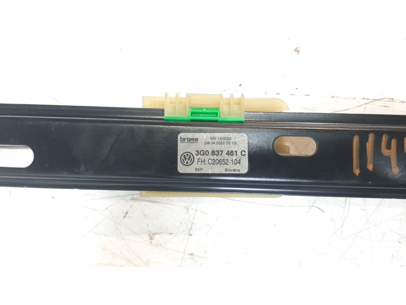 Recambio de elevalunas delantero izquierdo para volkswagen passat variant (cb5) 2.0 tdi referencia OEM IAM 3G0837461C  