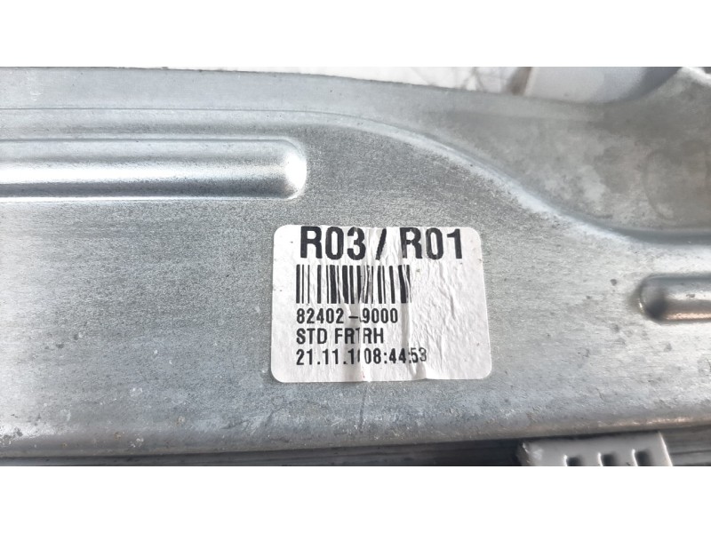 Recambio de elevalunas delantero derecho para hyundai kona 1.0 tgdi cat referencia OEM IAM 82402J9000  