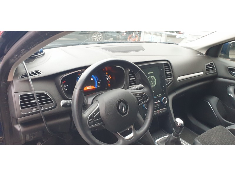 renault megane iv berlina 5p del año 2017